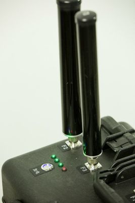 Effective EOD Equipment Portable Frequency Jammer 50 - 200m Interference Range